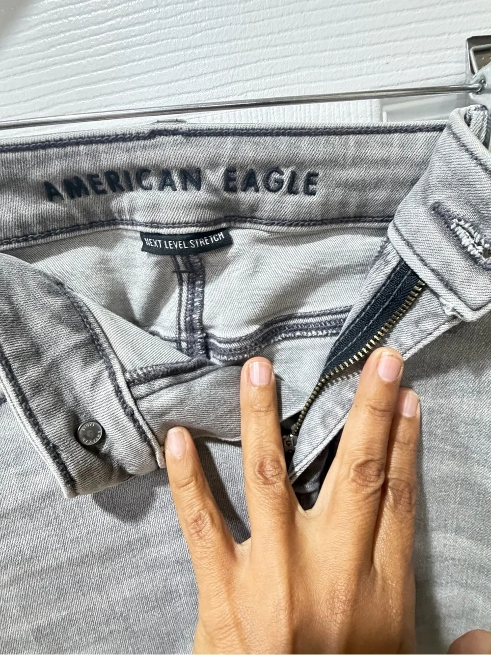 American Eagle Next Level Stretch Distressed Jeans Size 2 Color Gray